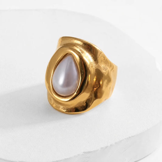 Pearl Crest Ring