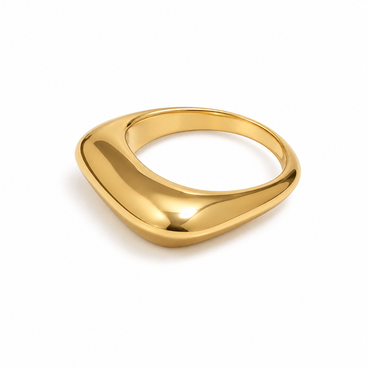 Maëlle Sculpted Square Ring — Gold
