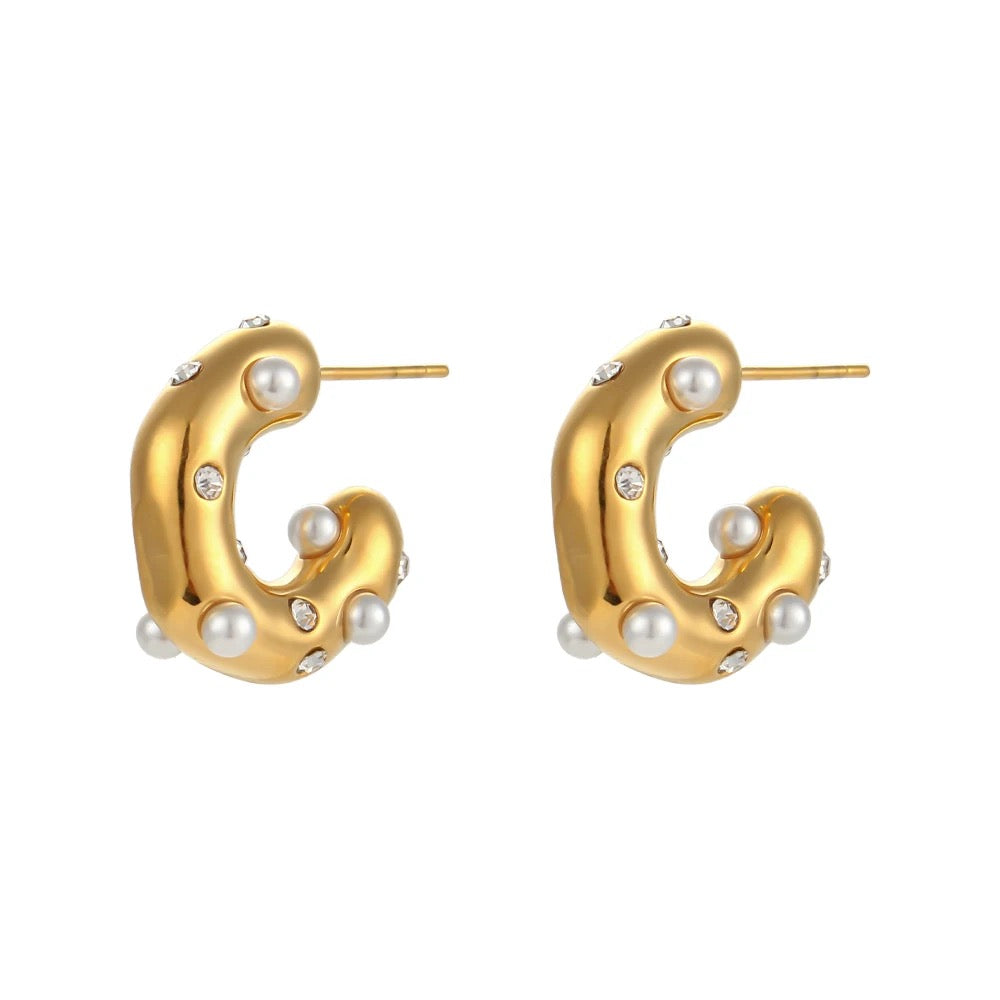 Anaïs Pearl Scatter Hoops in gold — TAIA Jewellery