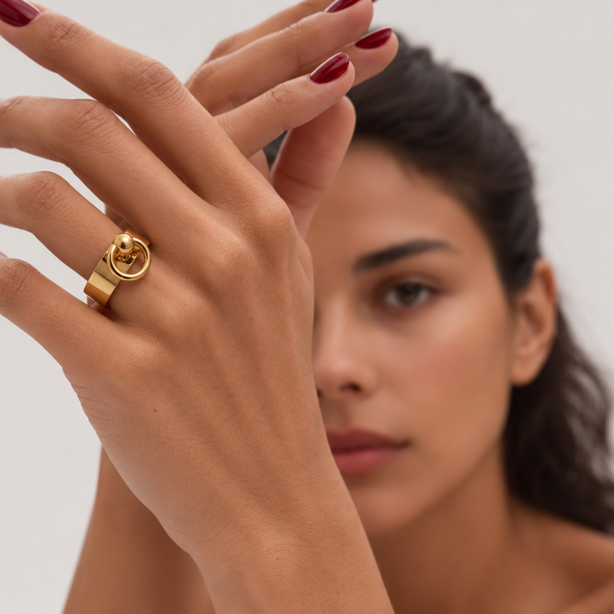 Link Ring in gold worn by a model — TAIA Jewellery